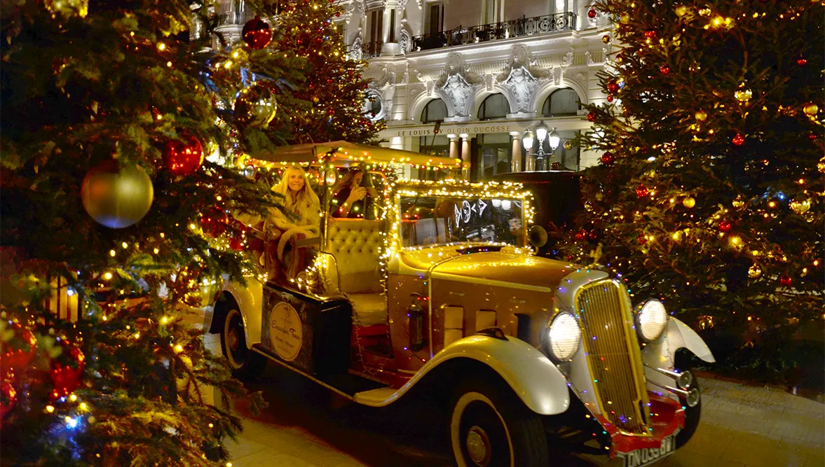 Surprises romantiquessur la Côte d'Azur de Monaco - Monaco, Nice, Côte d'Azur - Retro Auto Style